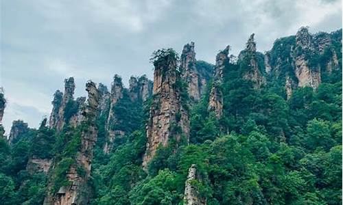 张家界旅游景点介绍_张家界旅游景点介绍大